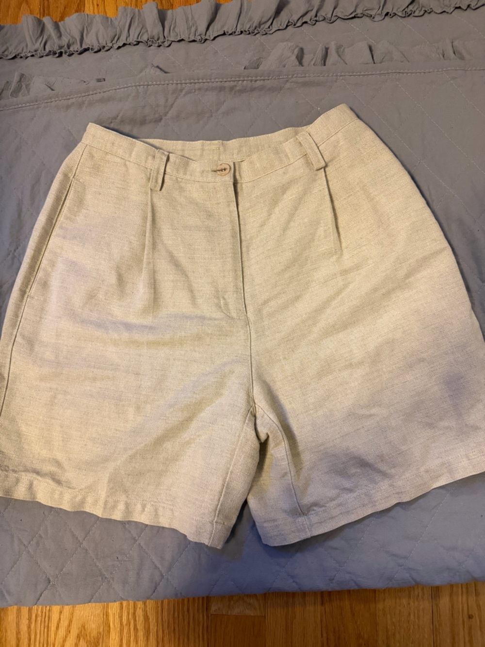 Vintage Liz Claiborne Light Beige Linen-Blend Shorts